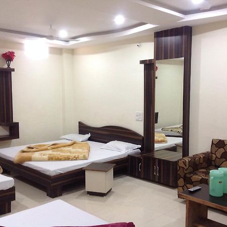 Hotel Vrandavan Palace Near Mahakal Temple Ujjain Zewnętrze zdjęcie