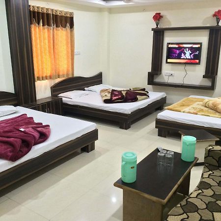 Hotel Vrandavan Palace Near Mahakal Temple Ujjain Zewnętrze zdjęcie