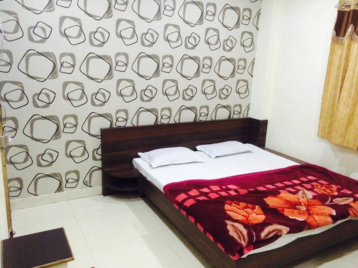 Hotel Vrandavan Palace Near Mahakal Temple Ujjain Zewnętrze zdjęcie