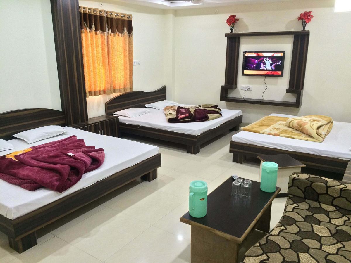 Hotel Vrandavan Palace Near Mahakal Temple Ujjain Zewnętrze zdjęcie