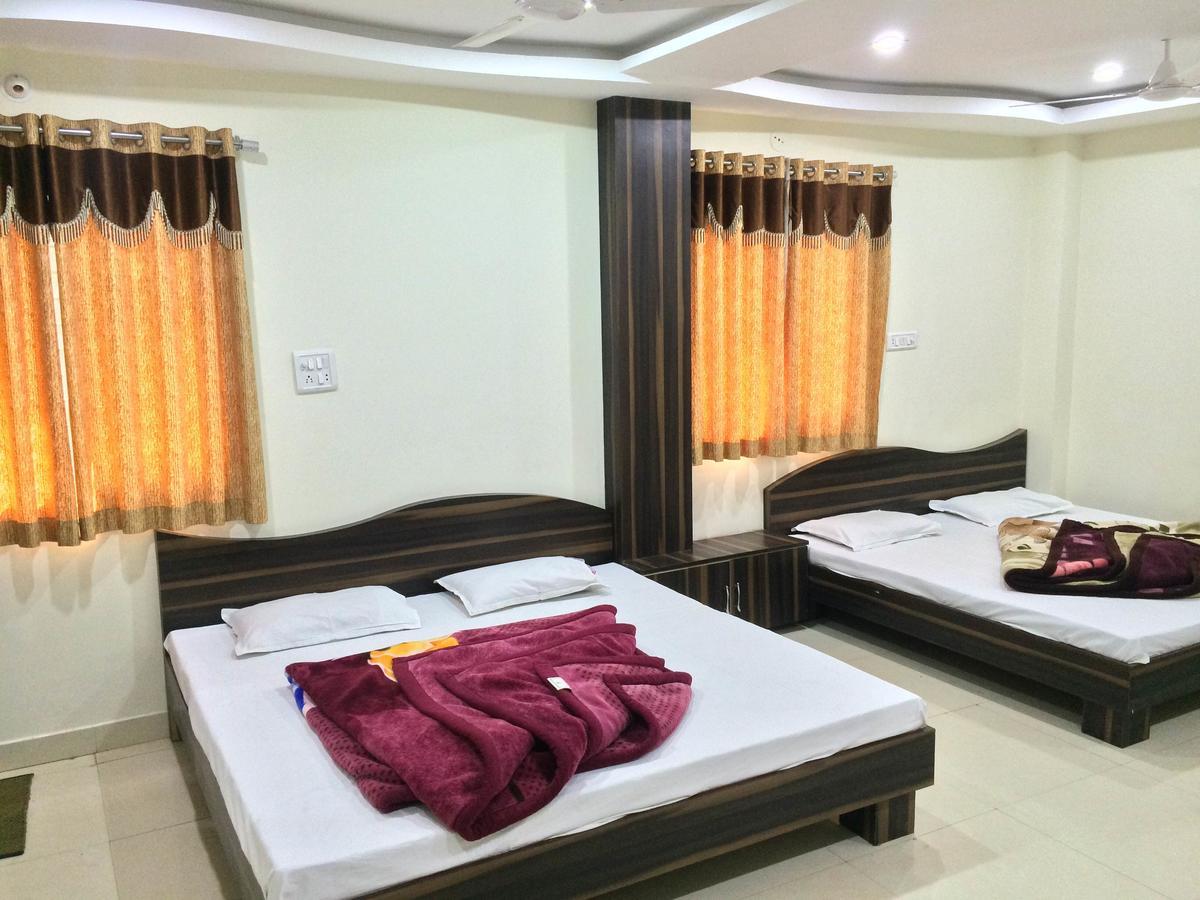Hotel Vrandavan Palace Near Mahakal Temple Ujjain Zewnętrze zdjęcie