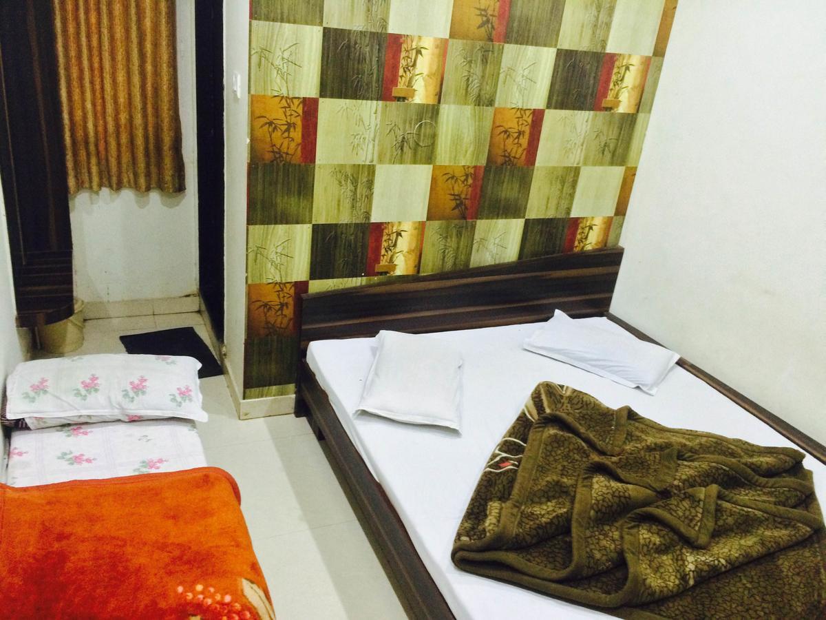 Hotel Vrandavan Palace Near Mahakal Temple Ujjain Zewnętrze zdjęcie