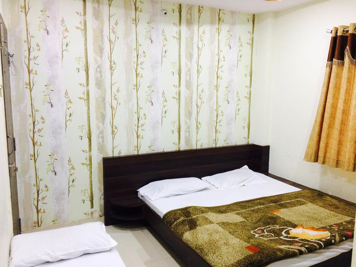 Hotel Vrandavan Palace Near Mahakal Temple Ujjain Zewnętrze zdjęcie