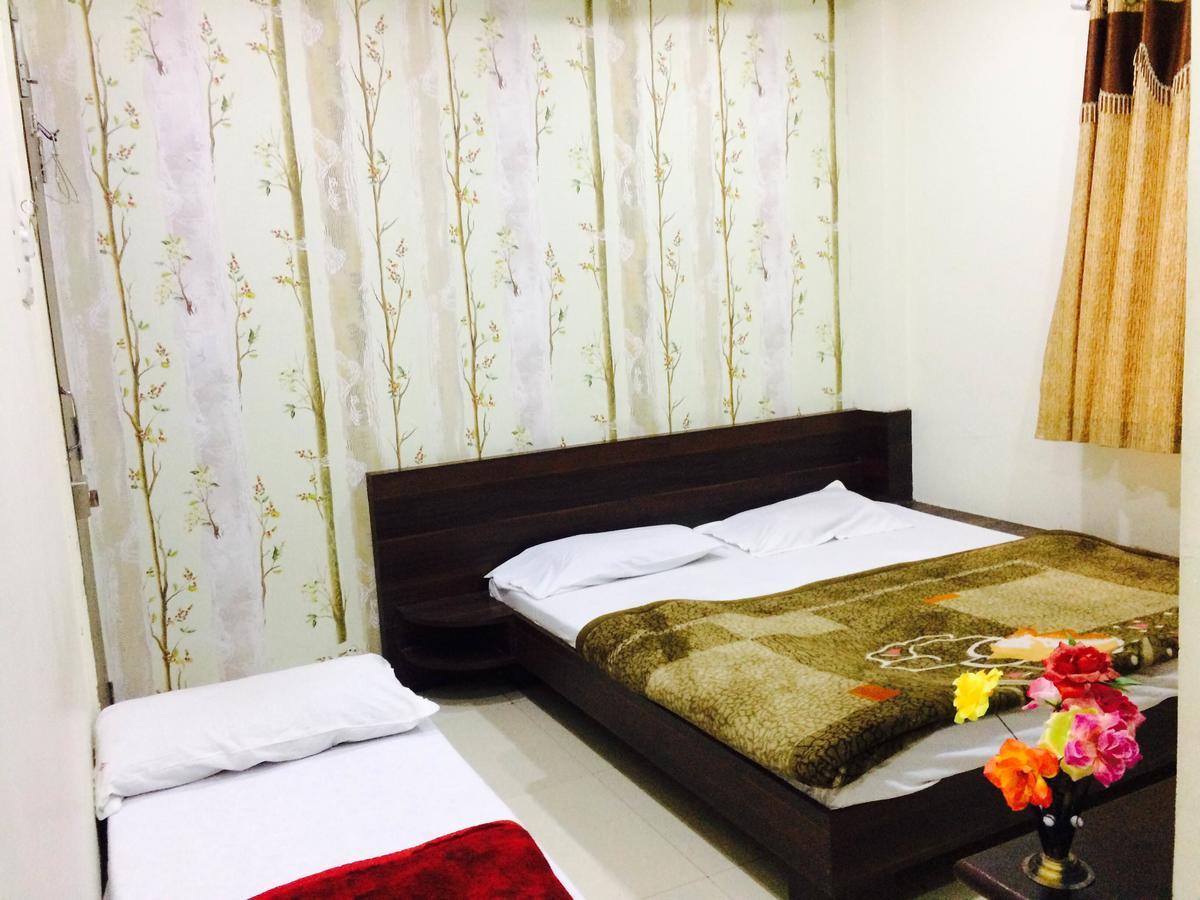 Hotel Vrandavan Palace Near Mahakal Temple Ujjain Zewnętrze zdjęcie