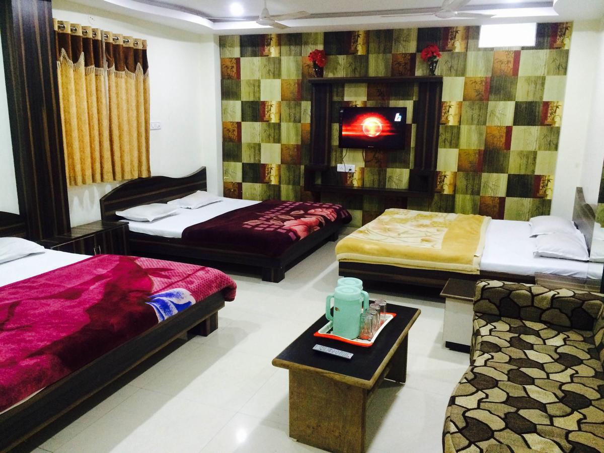 Hotel Vrandavan Palace Near Mahakal Temple Ujjain Zewnętrze zdjęcie