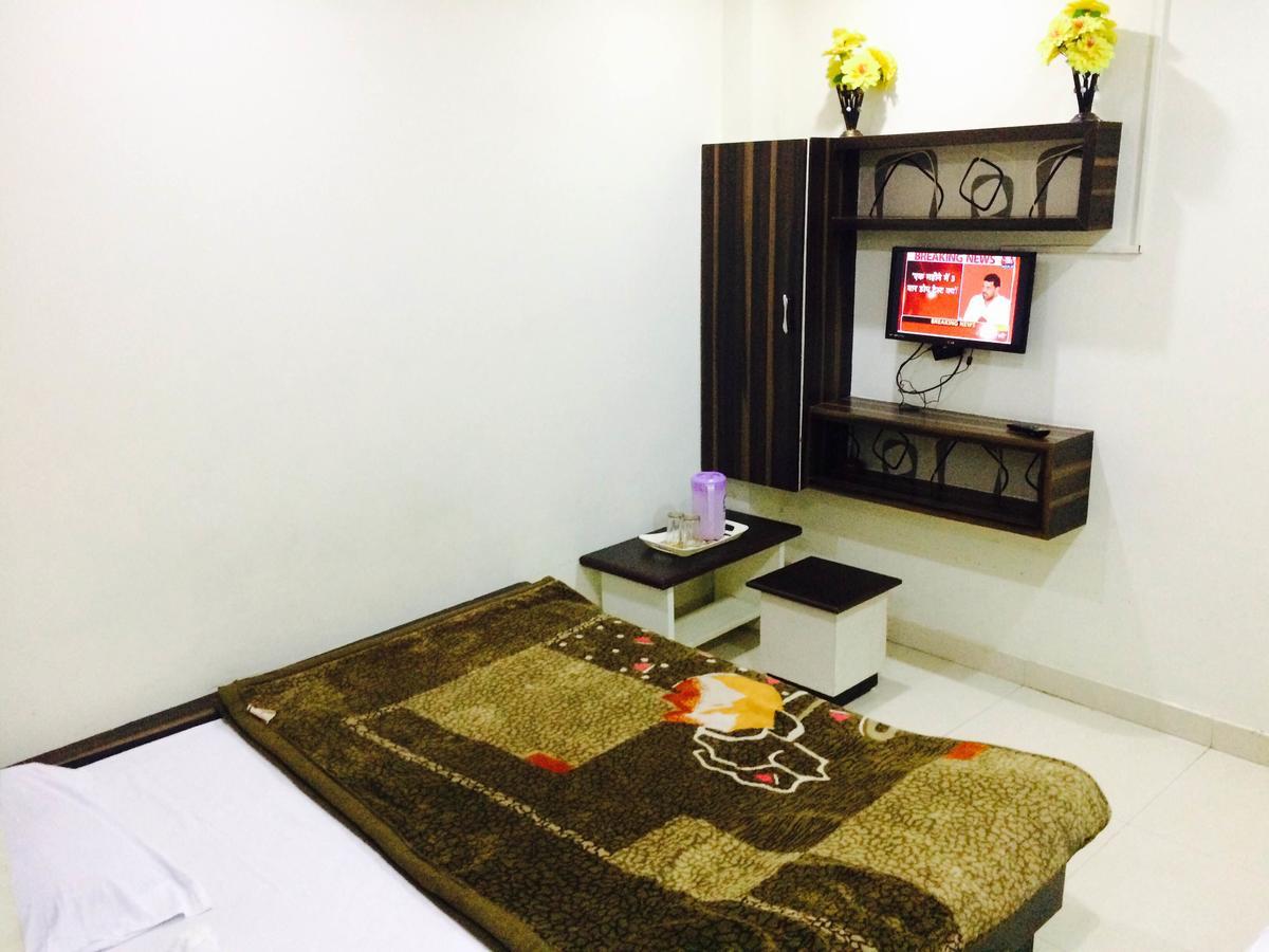 Hotel Vrandavan Palace Near Mahakal Temple Ujjain Zewnętrze zdjęcie
